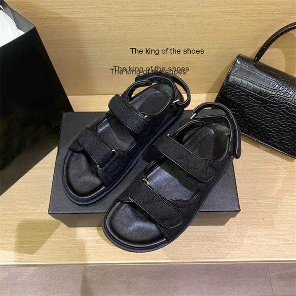 designer buckle sandals dad sandals leather chain gold women slippers crystal calf quilted platform summer beach slipper 35-40, Black
designer buckle sandals dad sandals leather chain gold women slippers crystal calf quilted platform summer beach slipper 35-40, Black