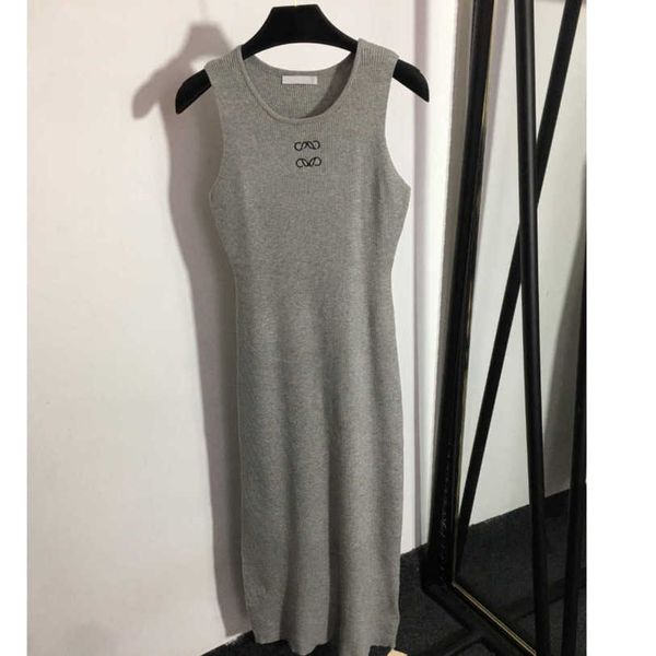 23ss women brand designer dress chest logo embroidery bag hip slim split knitted solid color vest dress womens clothing a1, Black;gray
23ss women brand designer dress chest logo embroidery bag hip slim split knitted solid color vest dress womens clothing a1, Black;gray