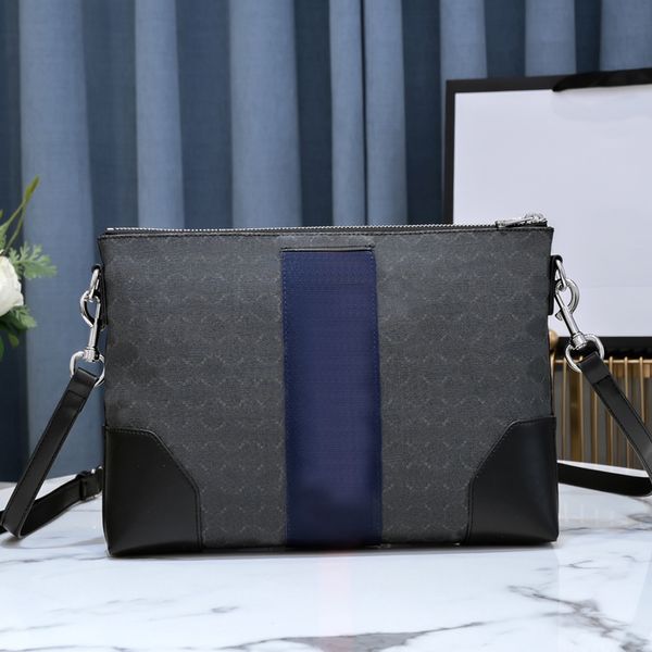 7a designer bag men crossbody handbag original fabric is paired with cowhide accessories
7a designer bag men crossbody handbag original fabric is paired with cowhide accessories