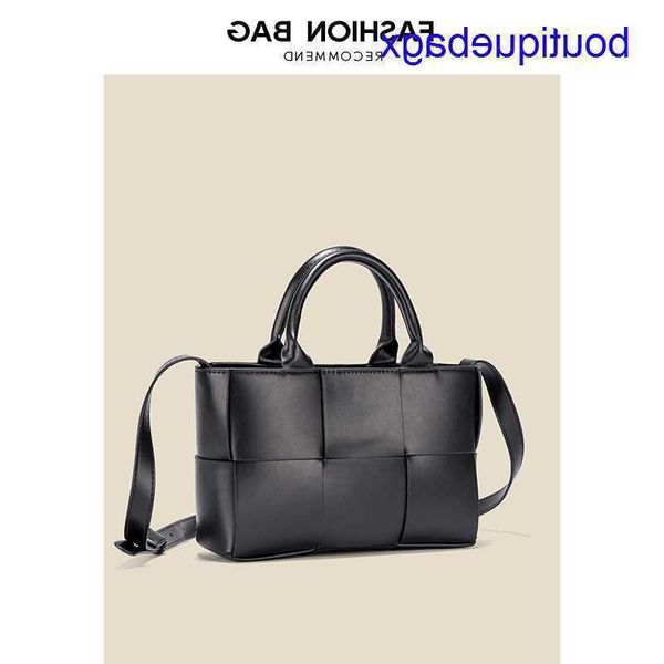 luxury bottegss venetss arco evening bags online store bag shopping 2023 tote new woven shoulder hand mother with logo jrz2
luxury bottegss venetss arco evening bags online store bag shopping 2023 tote new woven shoulder hand mother with logo jrz2