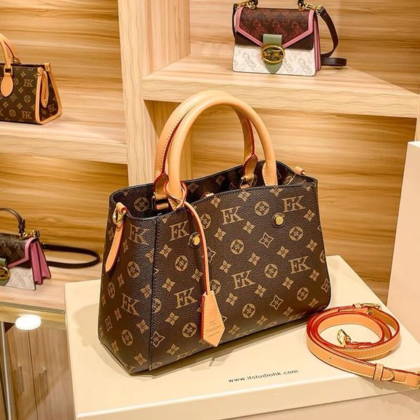 printing women bags casual totes designer handbag shopping bags flower crossbody leather handbag fashion shoulder bag lady wallet women mess
printing women bags casual totes designer handbag shopping bags flower crossbody leather handbag fashion shoulder bag lady wallet women mess