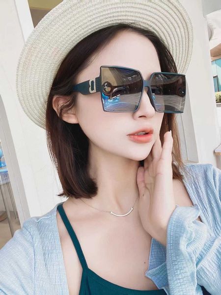 2023 summer fashion female designer polarized sunglasses large frame classic letter b luxury sunglasses, White;black
2023 summer fashion female designer polarized sunglasses large frame classic letter b luxury sunglasses, White;black