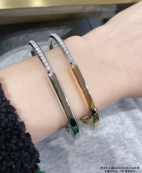 love bracelet designer jewelry gold cuff screw carti bracelets screwdriver bangles titanium steel belcher silver 4cz for womens mens party g, Golden;silver
love bracelet designer jewelry gold cuff screw carti bracelets screwdriver bangles titanium steel belcher silver 4cz for womens mens party g, Golden;silver