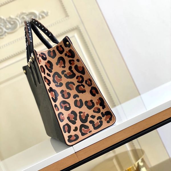 2023 new womens one shoulder bag handbag shopping bag mother and daughter bag embossed pressed word tote bag fashion womens bag
2023 new womens one shoulder bag handbag shopping bag mother and daughter bag embossed pressed word tote bag fashion womens bag