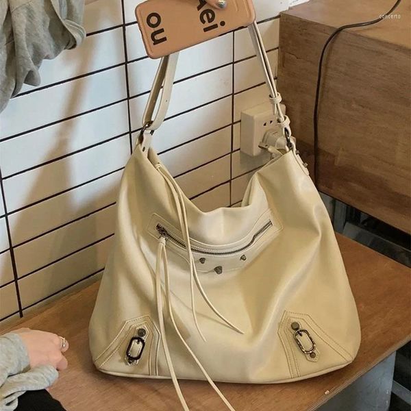 shoulder bags large capacity women's bag rivets decorated with fashion solid color fashionable soft
shoulder bags large capacity women's bag rivets decorated with fashion solid color fashionable soft
