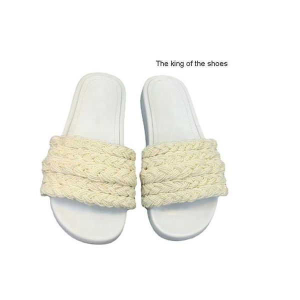 luxury designer women slipper classic pearl slippers black white small fragrant style flats bath sandals ladies girls outdoor casual shoes
luxury designer women slipper classic pearl slippers black white small fragrant style flats bath sandals ladies girls outdoor casual shoes