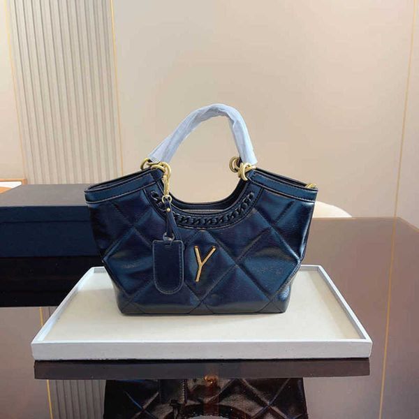 the tote bags smal shopping bag women chain handbags designer totes bag luxury leather shoulder letters printing purse 221215
the tote bags smal shopping bag women chain handbags designer totes bag luxury leather shoulder letters printing purse 221215