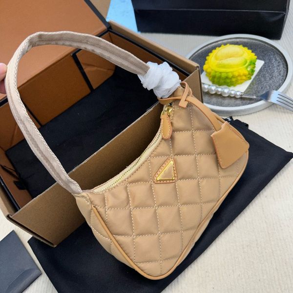 luxury womens man beach triangle nylon bags designer crossbody hobo edition handbag tote messenger lady men wallet purse fashion shoulder ba
luxury womens man beach triangle nylon bags designer crossbody hobo edition handbag tote messenger lady men wallet purse fashion shoulder ba