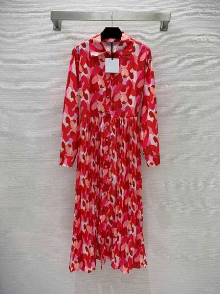 designer long dresses shirts spring contrast overlap love print single breasted lapel slim fit pleated long dress brand logo clothes, Black;gray
designer long dresses shirts spring contrast overlap love print single breasted lapel slim fit pleated long dress brand logo clothes, Black;gray
