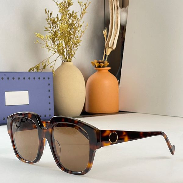 oversized sunglasses connecting tortoiseshell acetate temples for women men square frame 0740 with interlocking big designer gradient brown, White;black
oversized sunglasses connecting tortoiseshell acetate temples for women men square frame 0740 with interlocking big designer gradient brown, White;black