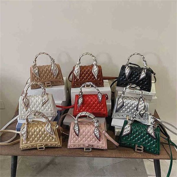 handbag 2023 new bag hand women's hourglass red style shoulder messenger