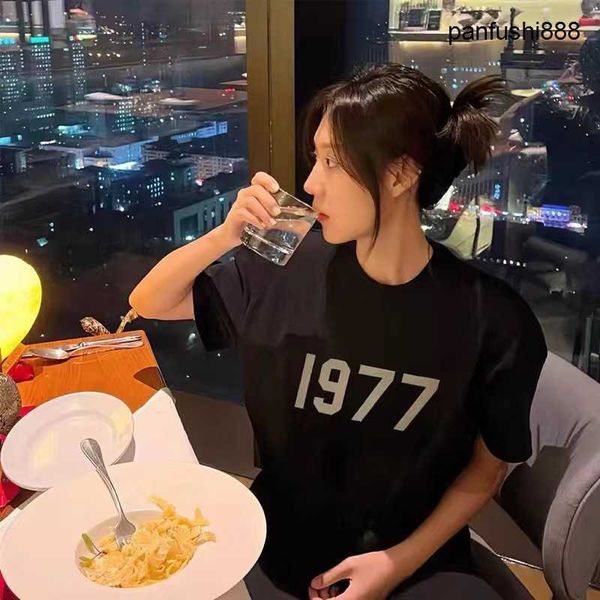 new fear god fogg double line chest numbers 1977 short sleeve tee men's trend loose high street trend wajq, White;black
new fear god fogg double line chest numbers 1977 short sleeve tee men's trend loose high street trend wajq, White;black