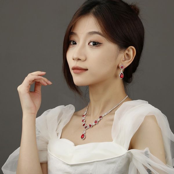 12 sets/lot water drop style necklace pendant earring suit inlaid austria crystal women earring use tide elements twinkle bridal neklace non, Silver
12 sets/lot water drop style necklace pendant earring suit inlaid austria crystal women earring use tide elements twinkle bridal neklace non, Silver
