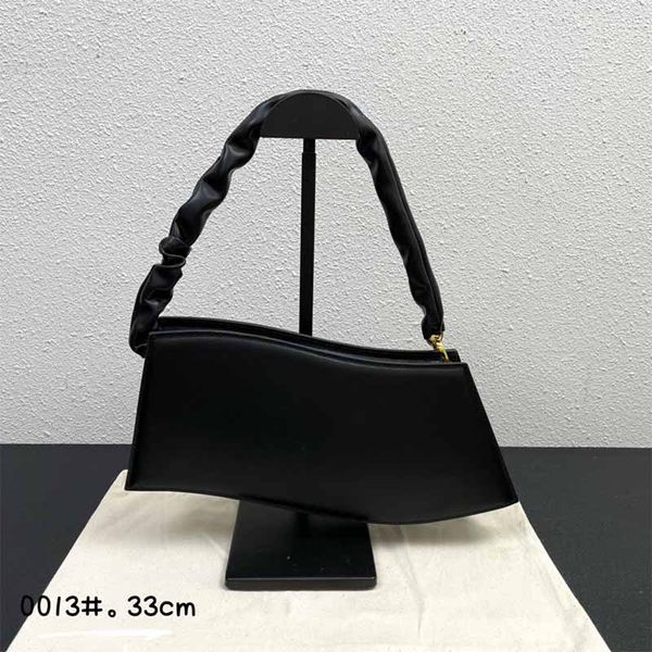 luxury designer bag leather letter handbag new style wavy shoulder underarm bag fashion ladies totes messenger bag large capacity vintage so
luxury designer bag leather letter handbag new style wavy shoulder underarm bag fashion ladies totes messenger bag large capacity vintage so