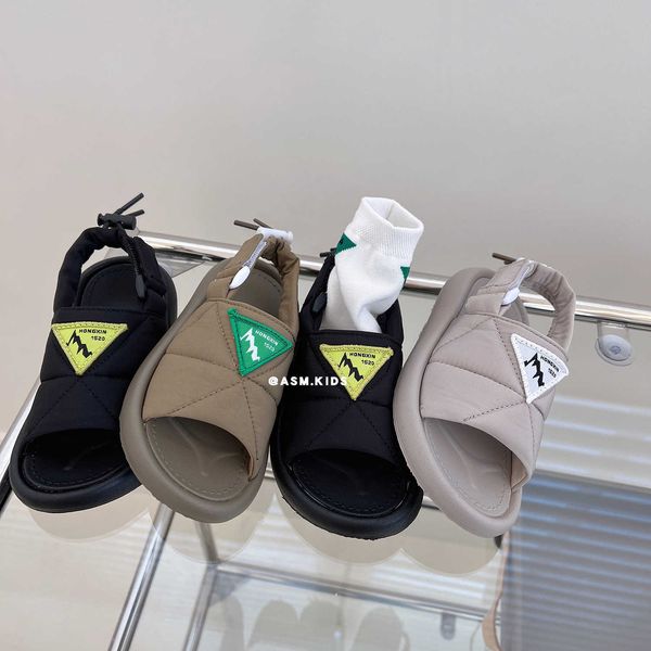 sandals kids designer sandals boys girls child shoes children fashion letter printed with badge sandal summer wear 3 colors t230320, Black;red
sandals kids designer sandals boys girls child shoes children fashion letter printed with badge sandal summer wear 3 colors t230320, Black;red