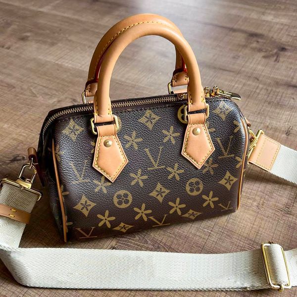 womens speedy m81085 handbag mens designer leather handle crossbody bag classic presbyopia mini clutch shoulder bags fashion wallets
womens speedy m81085 handbag mens designer leather handle crossbody bag classic presbyopia mini clutch shoulder bags fashion wallets