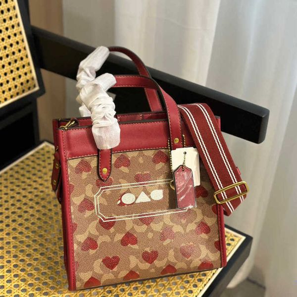 leather tote bag designer tote bags women fashion heart print mommy shoulder bags portable daily purses luxury beach handbags 230220
leather tote bag designer tote bags women fashion heart print mommy shoulder bags portable daily purses luxury beach handbags 230220