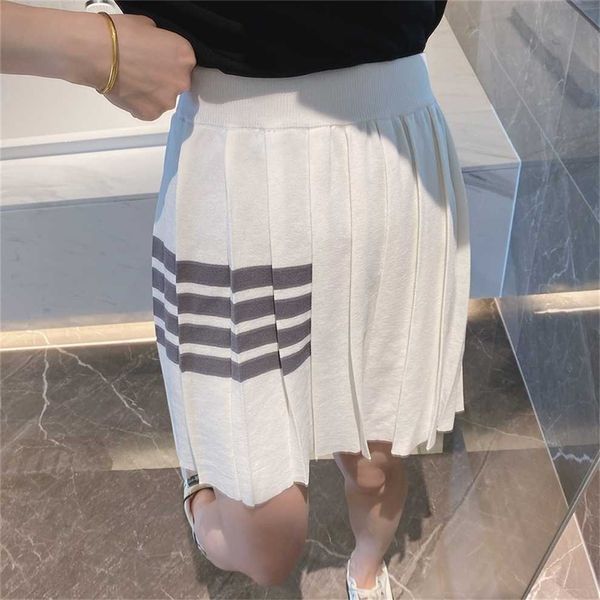 80% off factory outlet online summer new high slim pleated elastic waist four bar contrast color front short back long college style skirt, Black
80% off factory outlet online summer new high slim pleated elastic waist four bar contrast color front short back long college style skirt, Black