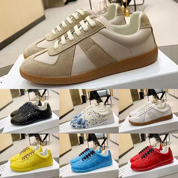 2023 moral replicas training women shoes designer flat low sneaker genuine leather flatsole men power vintage running board shoe size 35-45, Black
2023 moral replicas training women shoes designer flat low sneaker genuine leather flatsole men power vintage running board shoe size 35-45, Black