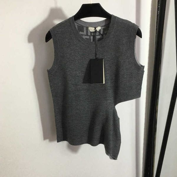 23ss designer brand womens sweater vest double f letter round neck irregular ripped knitted vest women clothing a1, White;black
23ss designer brand womens sweater vest double f letter round neck irregular ripped knitted vest women clothing a1, White;black