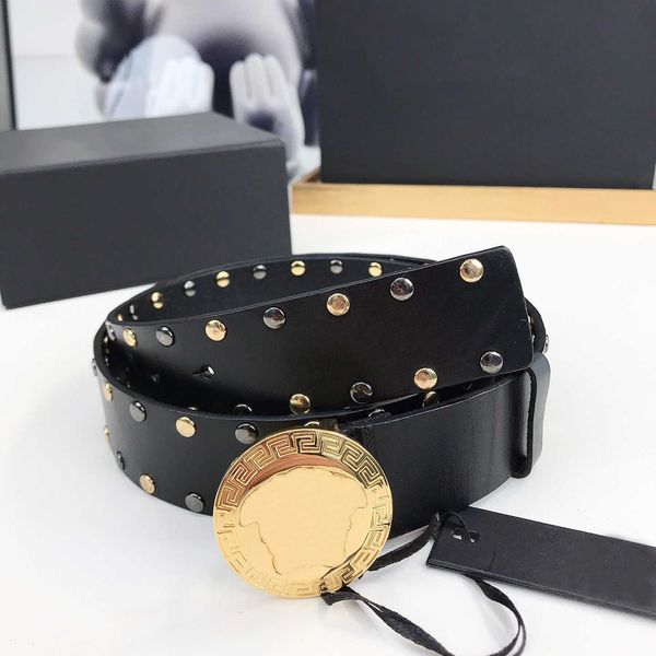 classic men belt luxury vintage hardware smooth buckle casual belt r jeans decorative belts width 4.0cm perfect fashion must-have, Black;brown
classic men belt luxury vintage hardware smooth buckle casual belt r jeans decorative belts width 4.0cm perfect fashion must-have, Black;brown