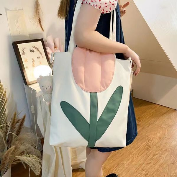 evening bags fashion large capacity soft tulip shoulder women tote shoulder creative designer lady handbags purses 230320
evening bags fashion large capacity soft tulip shoulder women tote shoulder creative designer lady handbags purses 230320