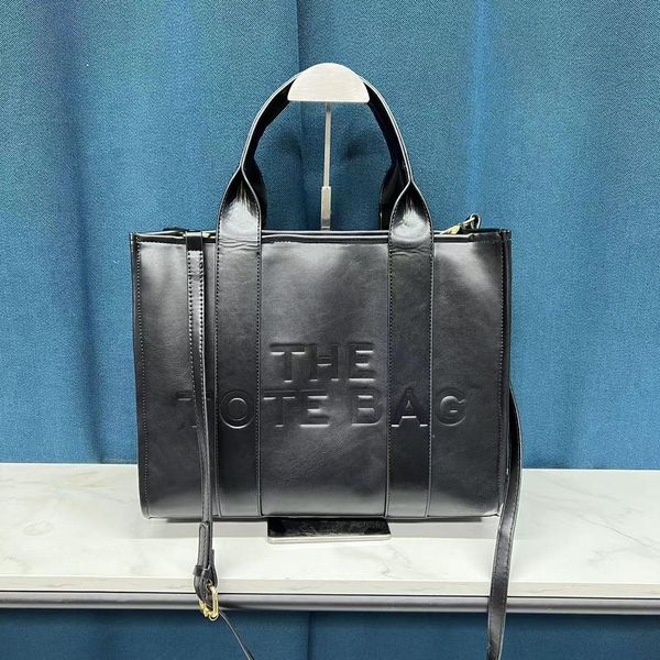 2023ss designer tote bag for woman handbag fashion shoulder bags large capacity classic leather handbags 5a women crossbody totes
2023ss designer tote bag for woman handbag fashion shoulder bags large capacity classic leather handbags 5a women crossbody totes