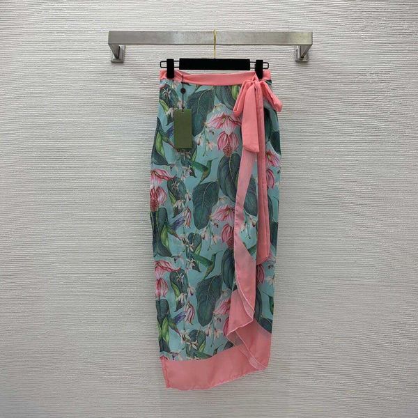2023 spring summer designer short skirt half-length skirt bird animal jungle print irregular one-piece wrapped strap beach skirts brand logo, Black
2023 spring summer designer short skirt half-length skirt bird animal jungle print irregular one-piece wrapped strap beach skirts brand logo, Black