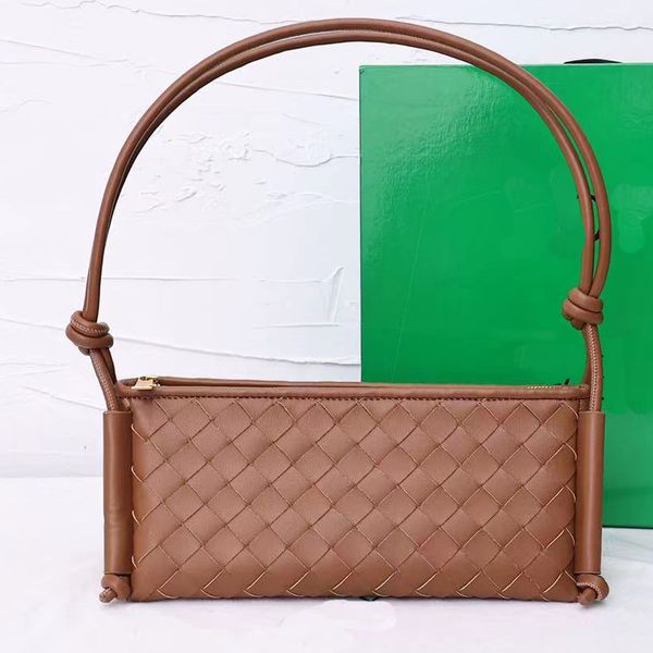 woven shoulder new bags sheepskin axillary package designer handbags women genuine leather lining zipper pocket triangular side long shoulde
woven shoulder new bags sheepskin axillary package designer handbags women genuine leather lining zipper pocket triangular side long shoulde