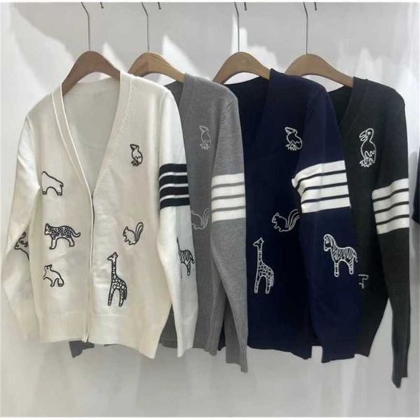 80% off factory outlet online autumn new college style bar jacquard cardigan women, Black;brown
80% off factory outlet online autumn new college style bar jacquard cardigan women, Black;brown
