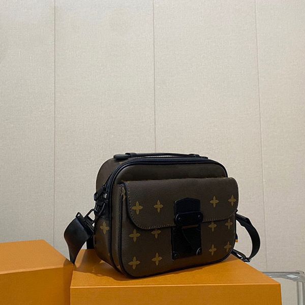 designer bag mens vintage printed leather bag classic presbyopia messenger bag single shoulder bag mens fashion temperament crossbody bag
designer bag mens vintage printed leather bag classic presbyopia messenger bag single shoulder bag mens fashion temperament crossbody bag