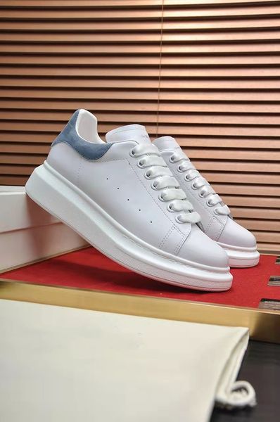 2023ss brand new white black leather sneakers shoes chunky rubber skateboard walking women men low-calfskin sports treaded couple trainers
2023ss brand new white black leather sneakers shoes chunky rubber skateboard walking women men low-calfskin sports treaded couple trainers