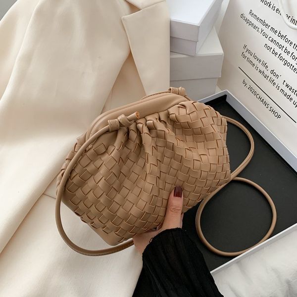 evening bags weave shoulder for women luxury soft pu leather crossbody fashion female brand handbag and purse lady hobo bag bolsa 230320
evening bags weave shoulder for women luxury soft pu leather crossbody fashion female brand handbag and purse lady hobo bag bolsa 230320