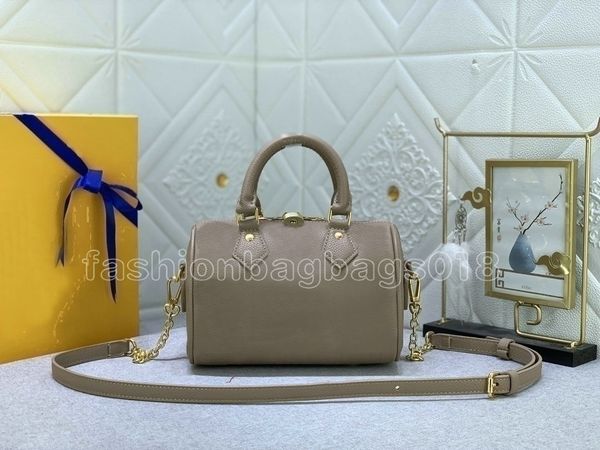 speedy bandouliere 20 handles handbag monograms empreinte embossed leather shoulder bag unique duffel travel bags chain strap crossbody purs
speedy bandouliere 20 handles handbag monograms empreinte embossed leather shoulder bag unique duffel travel bags chain strap crossbody purs