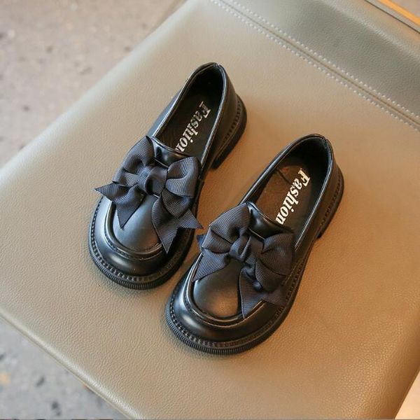sneakers kids flat shoes children casual sandals school girls princess pu leather non slip retro hollow soft bottom loafer 230317, Black;red
sneakers kids flat shoes children casual sandals school girls princess pu leather non slip retro hollow soft bottom loafer 230317, Black;red