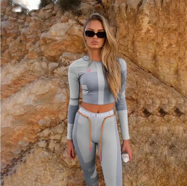 women fitness two pieces set female tracksuits long sleeve crop letters print elastic skinny leggings sportswear slim outfit y201128, Gray
women fitness two pieces set female tracksuits long sleeve crop letters print elastic skinny leggings sportswear slim outfit y201128, Gray
