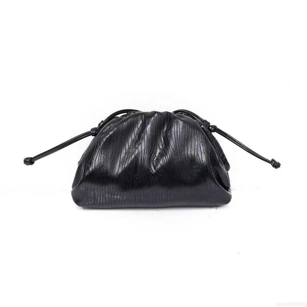 botega venates jodie mini teen intrecciato pouch colorful water wave pattern cloud one shoulder messenger women's wrinkled dumpling bag
botega venates jodie mini teen intrecciato pouch colorful water wave pattern cloud one shoulder messenger women's wrinkled dumpling bag