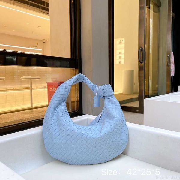 botega venates jodie mini teen intrecciato pouch net red same soft leather woven stick underarm fashion simple portable shoulder bag
botega venates jodie mini teen intrecciato pouch net red same soft leather woven stick underarm fashion simple portable shoulder bag