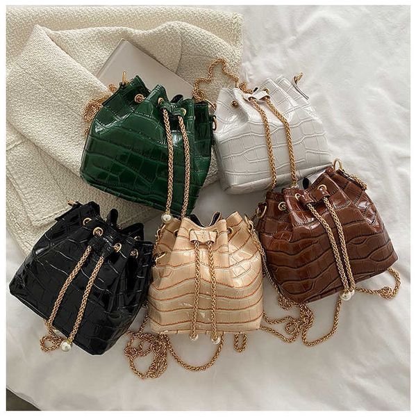 autumn and winter texture women messenger bags new style female retro shoulder bags chain draw bucket bags pu leather bags 230308
autumn and winter texture women messenger bags new style female retro shoulder bags chain draw bucket bags pu leather bags 230308