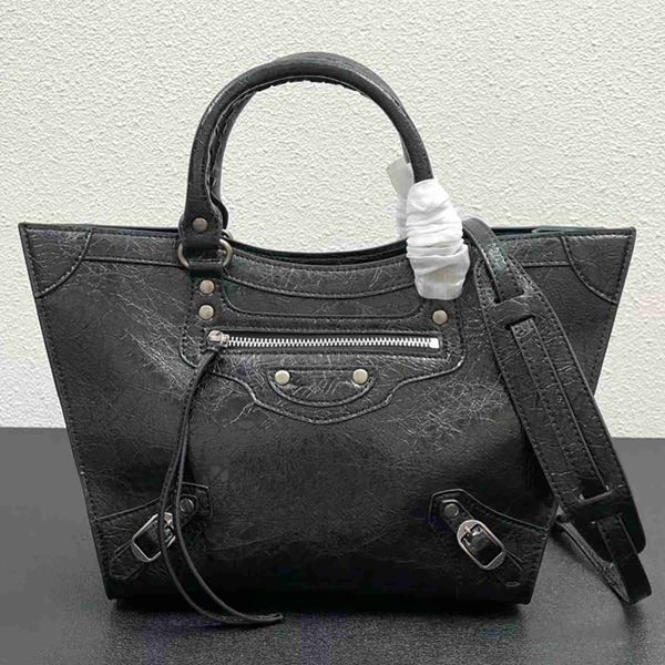 b bag trainers east west tote le cagole classic upside down medium arena leather silver hardware hand braided handles luxury designer wallet
b bag trainers east west tote le cagole classic upside down medium arena leather silver hardware hand braided handles luxury designer wallet