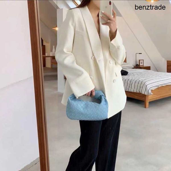 h jodie advanced handbag early spring online red hand held croissant bag cloud bag 2021 new fashion trend versatile woven women s bag cowhid
h jodie advanced handbag early spring online red hand held croissant bag cloud bag 2021 new fashion trend versatile woven women s bag cowhid