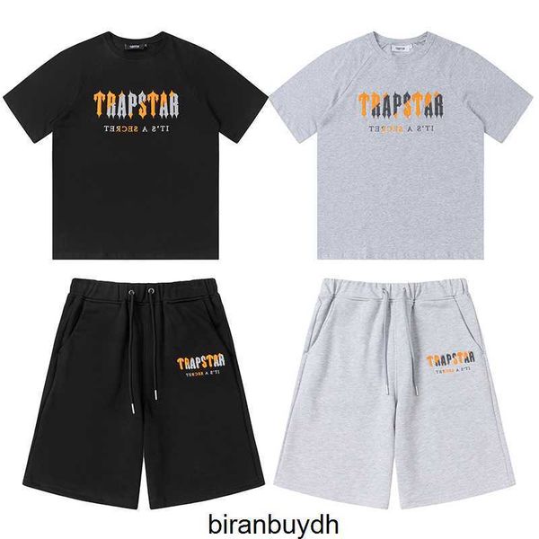 sport men's t-shirts trapstar orange grey towel embroidered short sleeve shorts set, White;black
sport men's t-shirts trapstar orange grey towel embroidered short sleeve shorts set, White;black