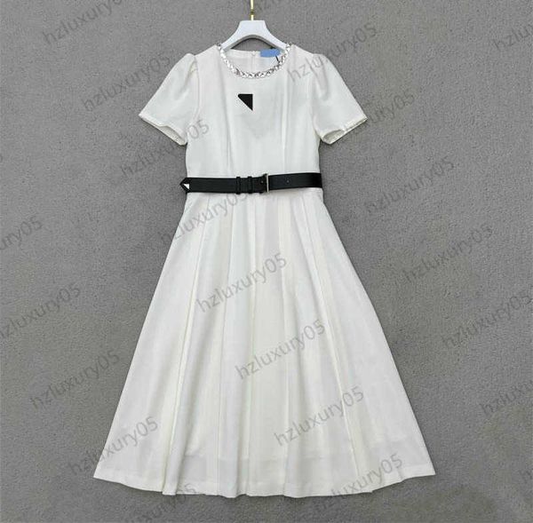 white dresses metal chain embellished neckline chest logo puffy sleeves dress splicing anti-light lining fashion designer temperament maxisk, Black;gray
white dresses metal chain embellished neckline chest logo puffy sleeves dress splicing anti-light lining fashion designer temperament maxisk, Black;gray