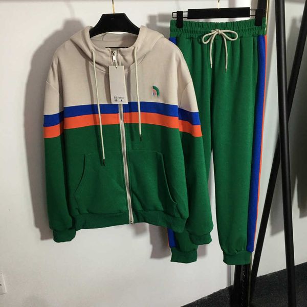 23ss women designer brand co-branding sports suit chest back letter embroidery patchwork color long sleeved hooded zipper coat casual pants, Gray
23ss women designer brand co-branding sports suit chest back letter embroidery patchwork color long sleeved hooded zipper coat casual pants, Gray