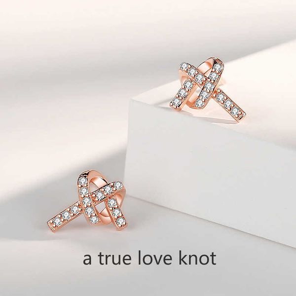 charm sterling silver advanced sense light luxury earrings concentric knot allergy prevention temperament earrings female new niche de g2303, Golden
charm sterling silver advanced sense light luxury earrings concentric knot allergy prevention temperament earrings female new niche de g2303, Golden