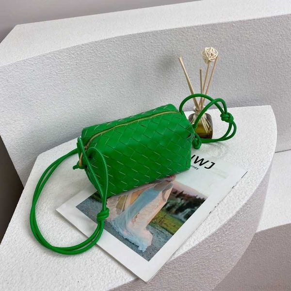 botega venates jodie mini teen intrecciato pouch summer fashionable foreign style woven leather small square street simple one shoulder mess
botega venates jodie mini teen intrecciato pouch summer fashionable foreign style woven leather small square street simple one shoulder mess