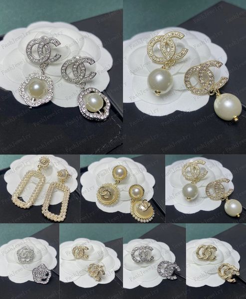 2022 geometric round pearl stud charm earrings luxury designer brand letter crystal rhinestone earring 18k gold plated women wedding party j, Golden;silver
2022 geometric round pearl stud charm earrings luxury designer brand letter crystal rhinestone earring 18k gold plated women wedding party j, Golden;silver