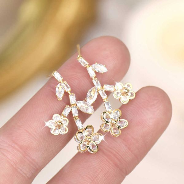 charm new french luxury flowers exquisite zircon flower branch earrings temperament women's daily earrings new earrings jewelry gift g2, Golden
charm new french luxury flowers exquisite zircon flower branch earrings temperament women's daily earrings new earrings jewelry gift g2, Golden