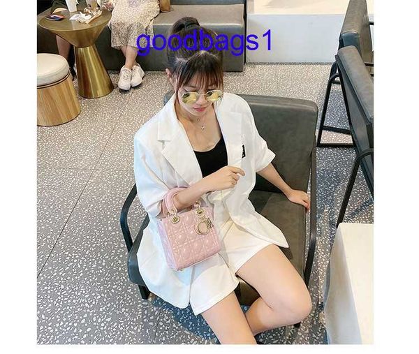 original edition 8a diro's lady bags online shop hong kong lacquer leather women's 2023 summer new genuine premium feel handbag 6e
original edition 8a diro's lady bags online shop hong kong lacquer leather women's 2023 summer new genuine premium feel handbag 6e