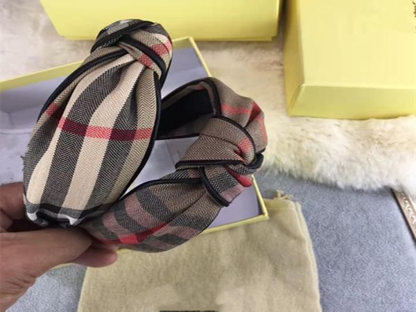 2021 designer ins fashion bletter plaid headbands women hair sticks girl headband women accessories for head bands b0311075305, Silver
2021 designer ins fashion bletter plaid headbands women hair sticks girl headband women accessories for head bands b0311075305, Silver